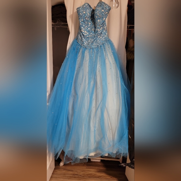Princess prom dress - Picture 2 of 4